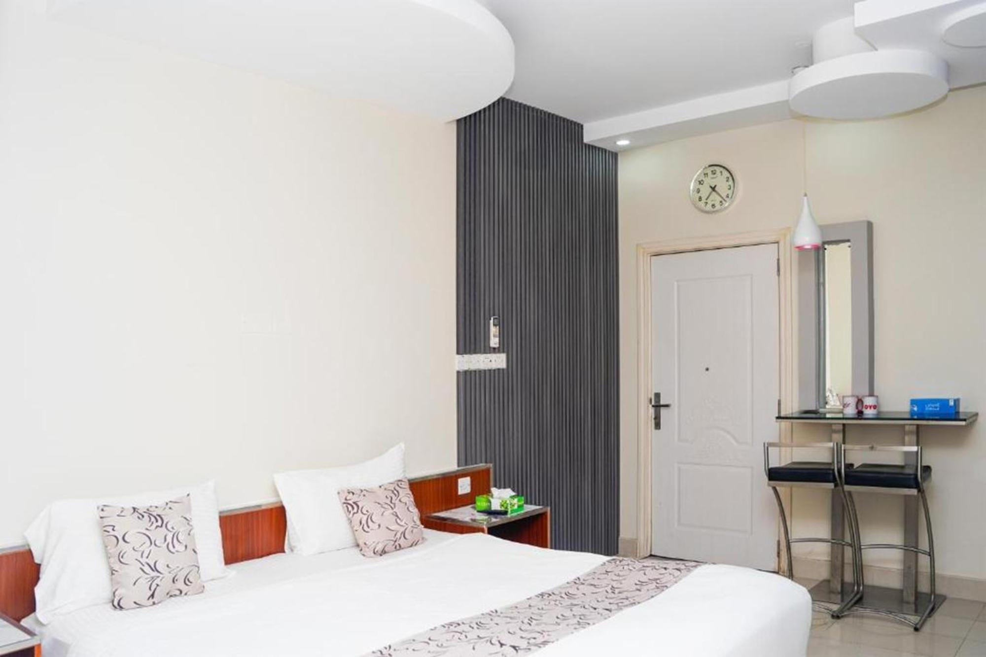 Al Bayrahaa Hotel Apartments Seeb ภายนอก รูปภาพ