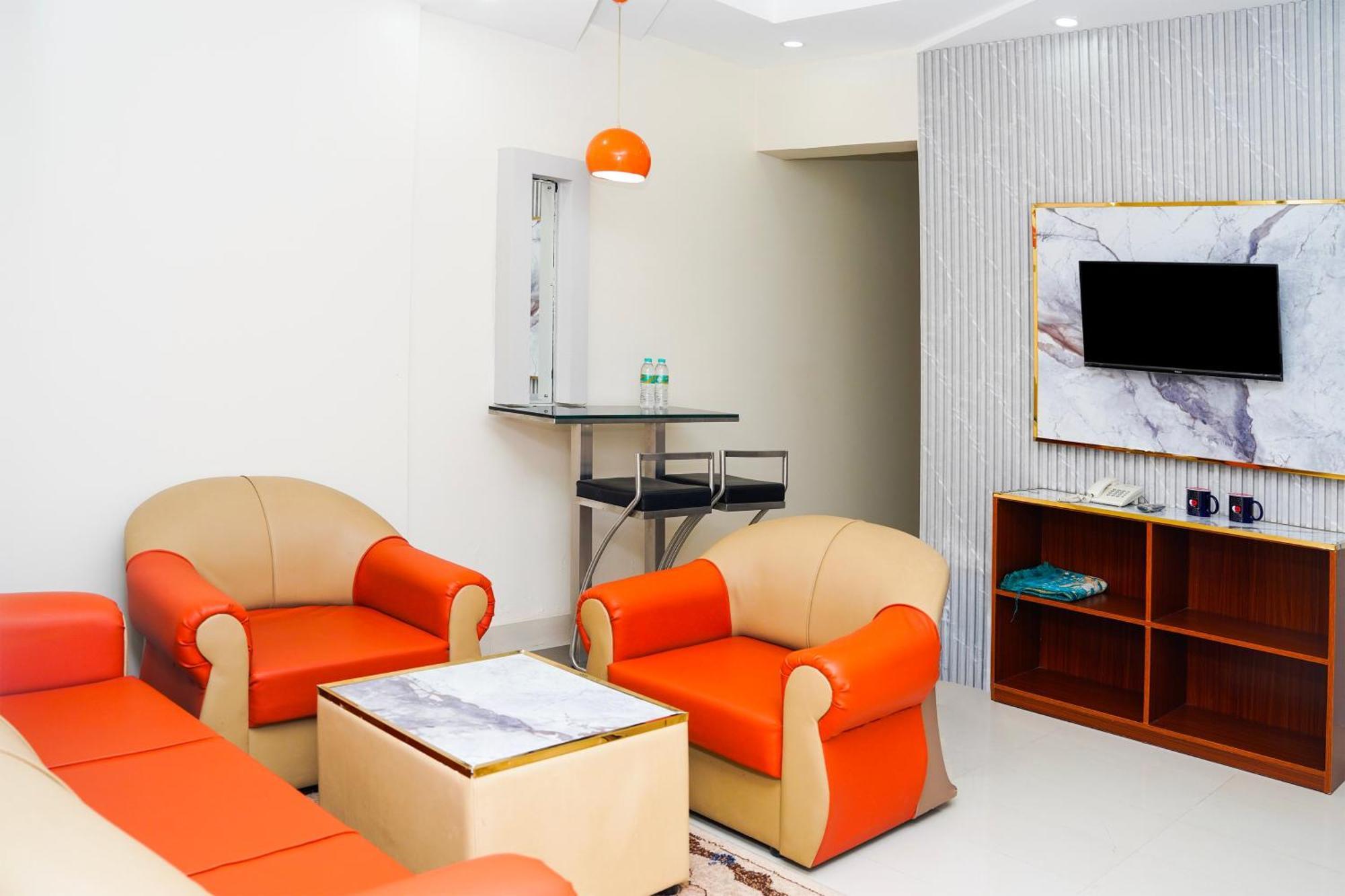 Al Bayrahaa Hotel Apartments Seeb ภายนอก รูปภาพ