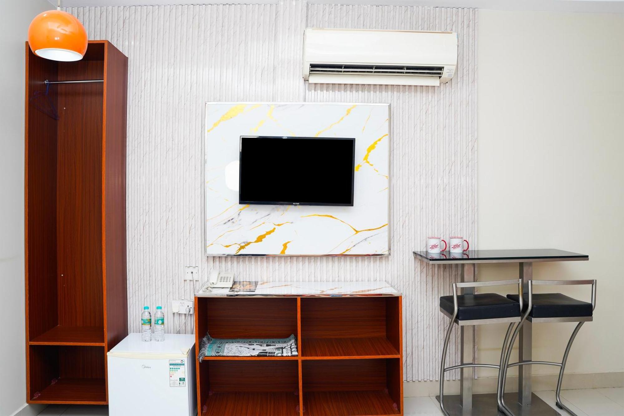 Al Bayrahaa Hotel Apartments Seeb ภายนอก รูปภาพ